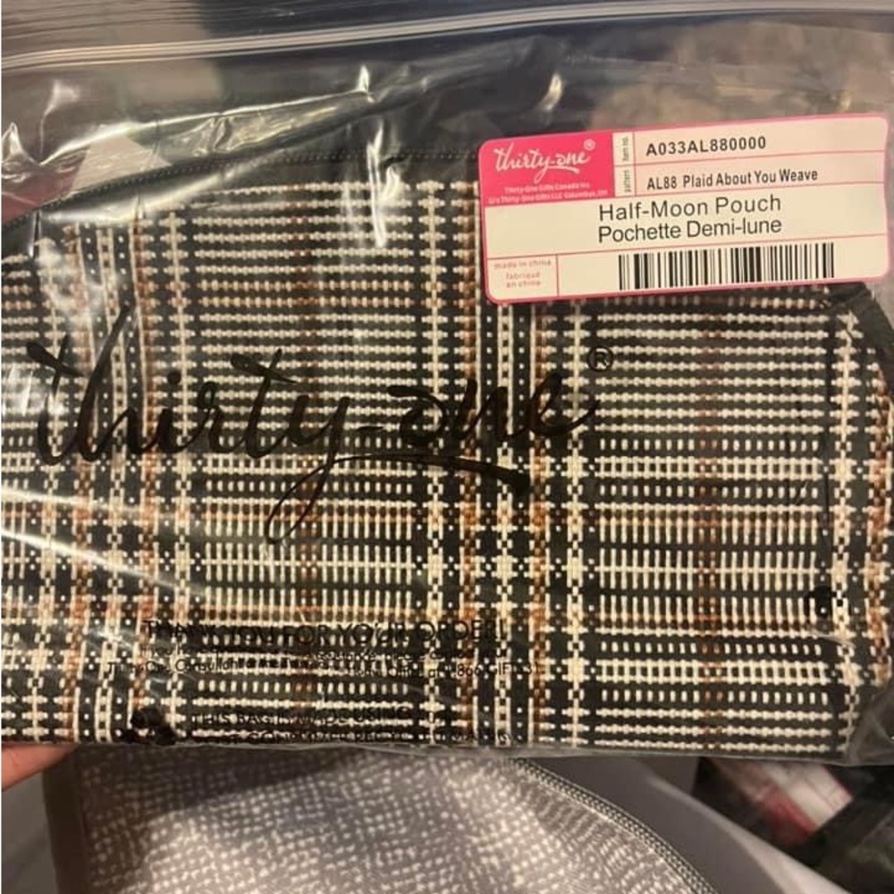Thirty-one half moon pouch